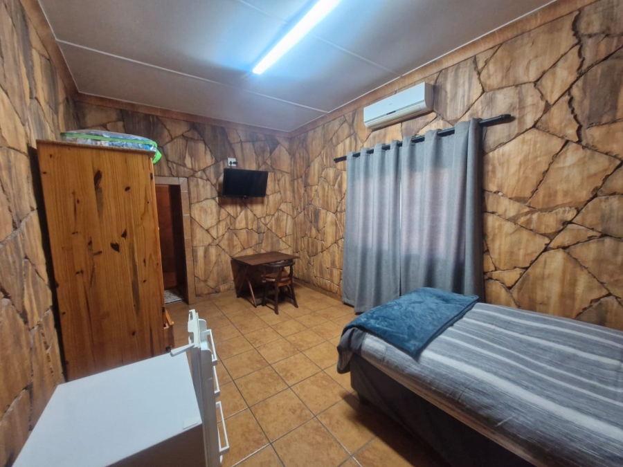 To Let 7 Bedroom Property for Rent in Kathu Northern Cape